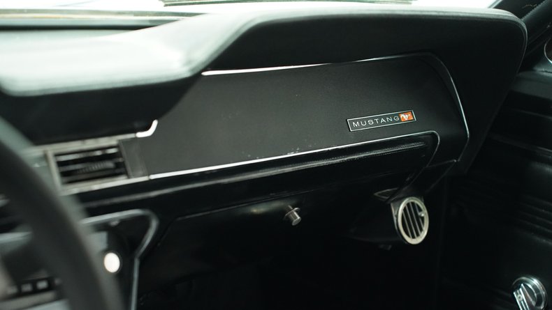 Ford-Mustang-1967-Dark-Blue-Metallic-Black-35