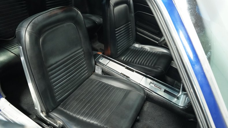 Ford-Mustang-1967-Dark-Blue-Metallic-Black-40