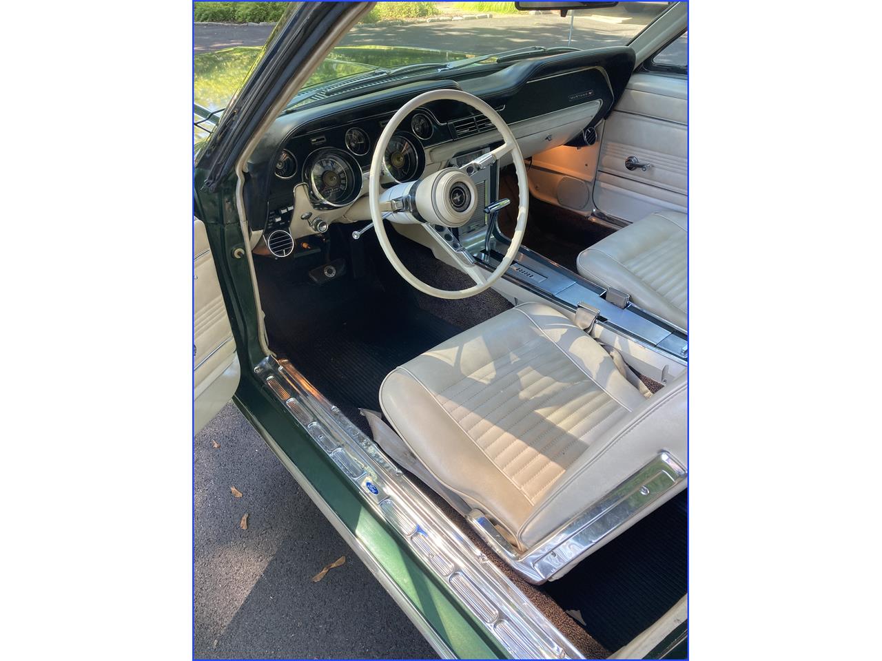 Ford-Mustang-1967-Dark-Moss-Green-Parchment-wBlack-6