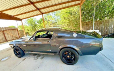 Ford-Mustang-1967-Fastback-2