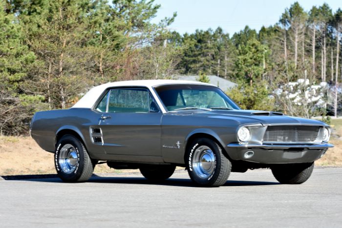 Ford-Mustang-1967-Gray-White-1