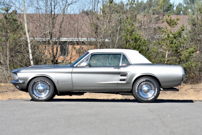 Ford-Mustang-1967-Gray-White-21