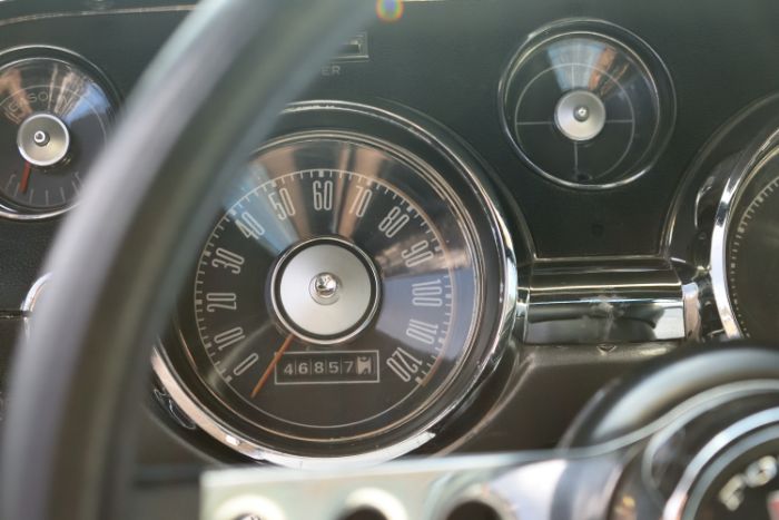 Ford-Mustang-1967-Gray-White-35