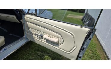 Ford-Mustang-1967-Light-Blue-Tan-11