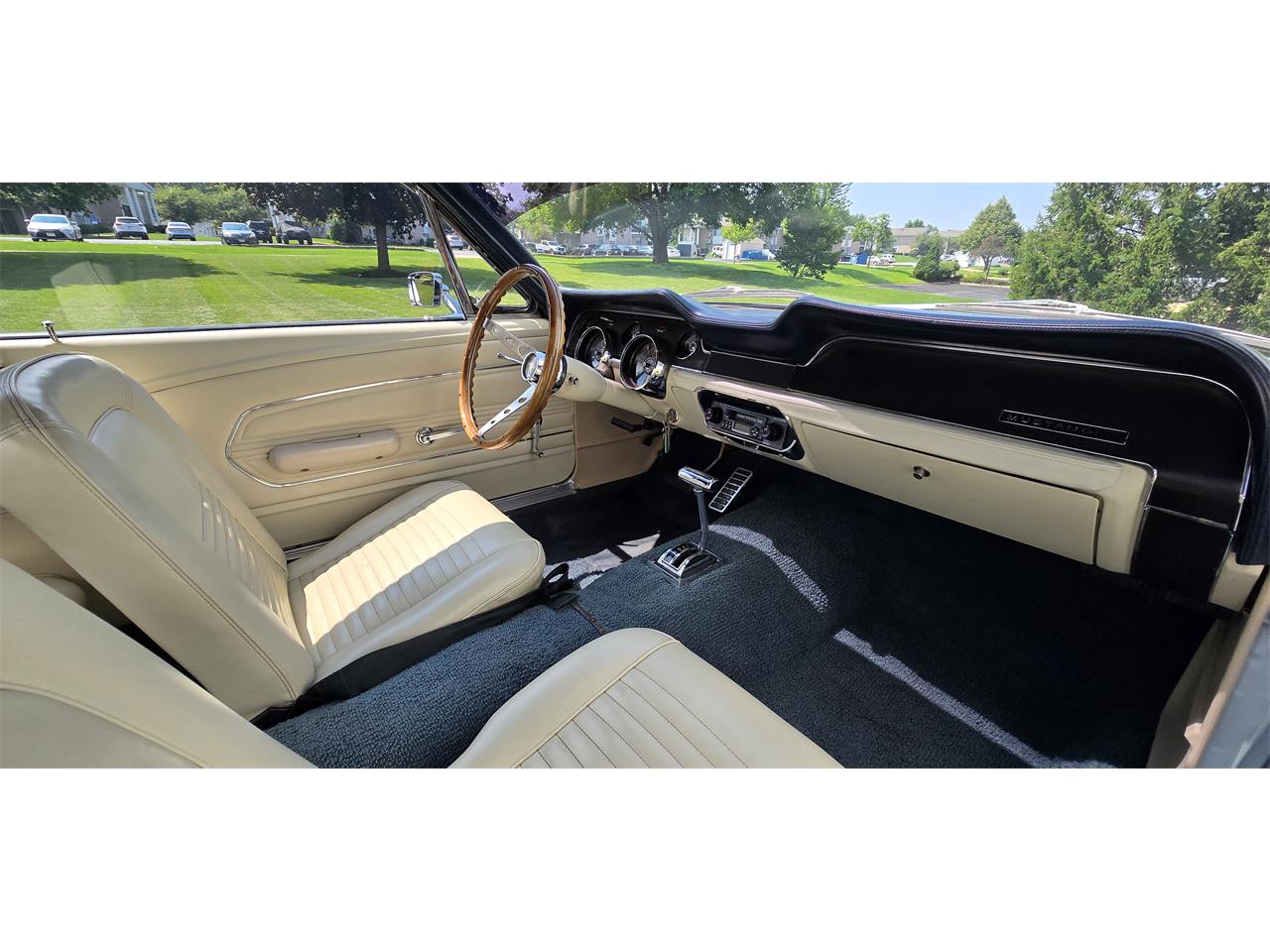 Ford-Mustang-1967-Light-Blue-Tan-12