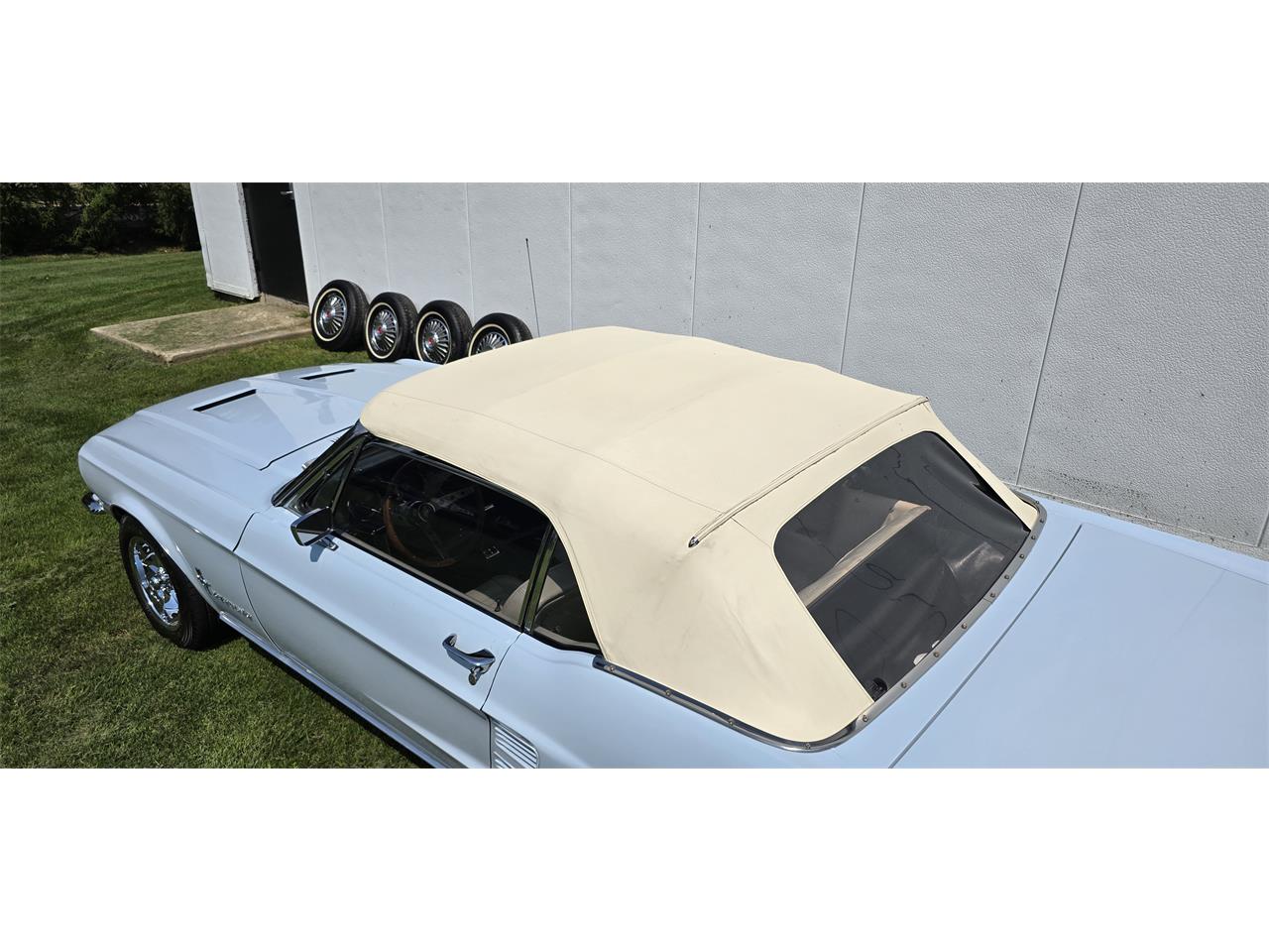 Ford-Mustang-1967-Light-Blue-Tan-2