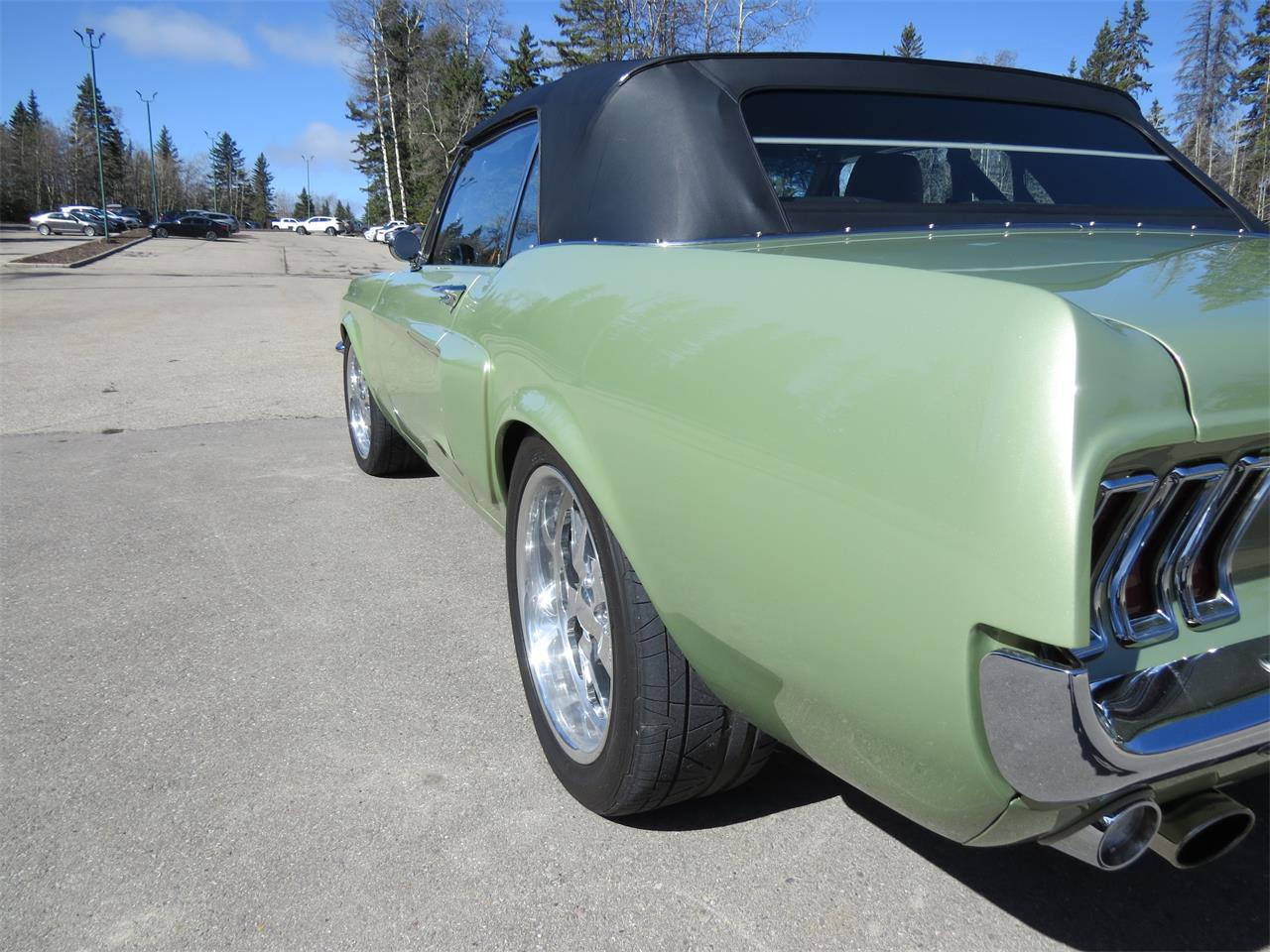 Ford-Mustang-1967-Lime-Gold-Custom-BlackCharcoal-13