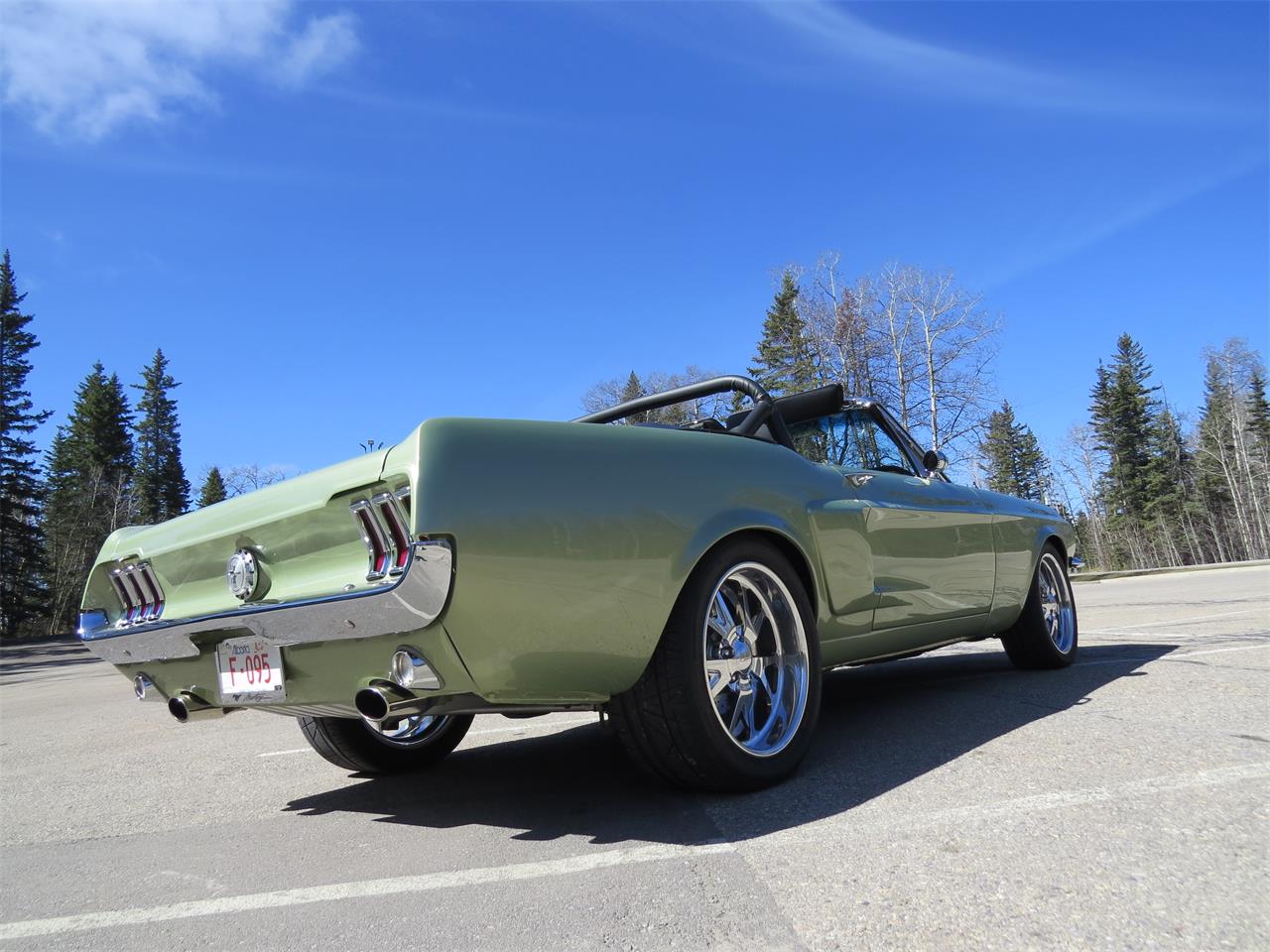 Ford-Mustang-1967-Lime-Gold-Custom-BlackCharcoal-16