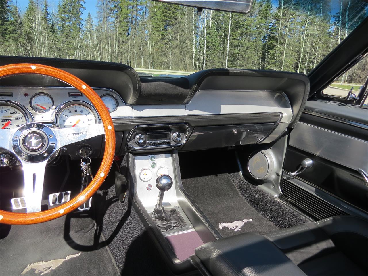 Ford-Mustang-1967-Lime-Gold-Custom-BlackCharcoal-23