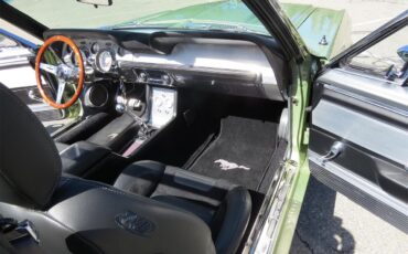 Ford-Mustang-1967-Lime-Gold-Custom-BlackCharcoal-26