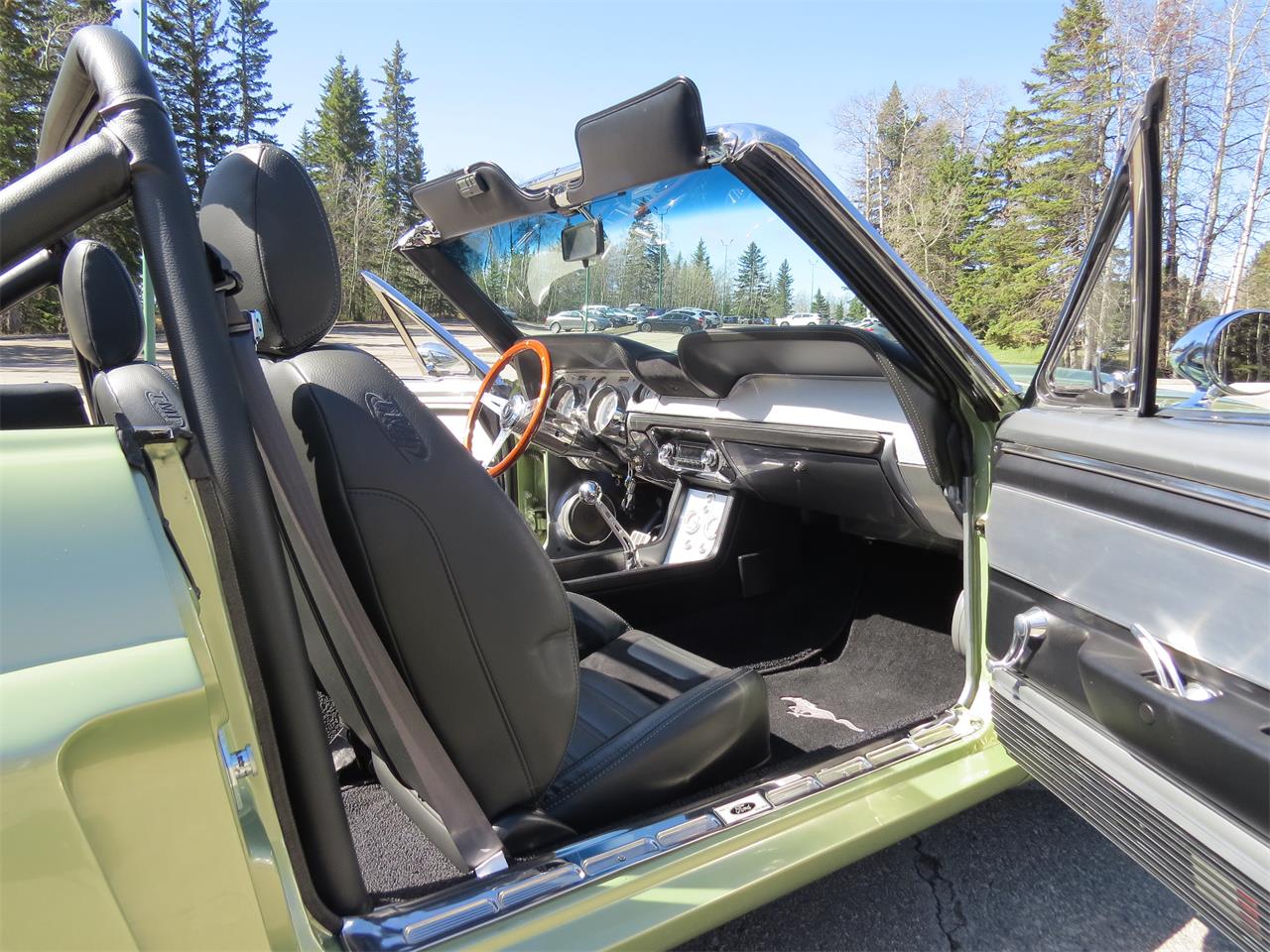 Ford-Mustang-1967-Lime-Gold-Custom-BlackCharcoal-27