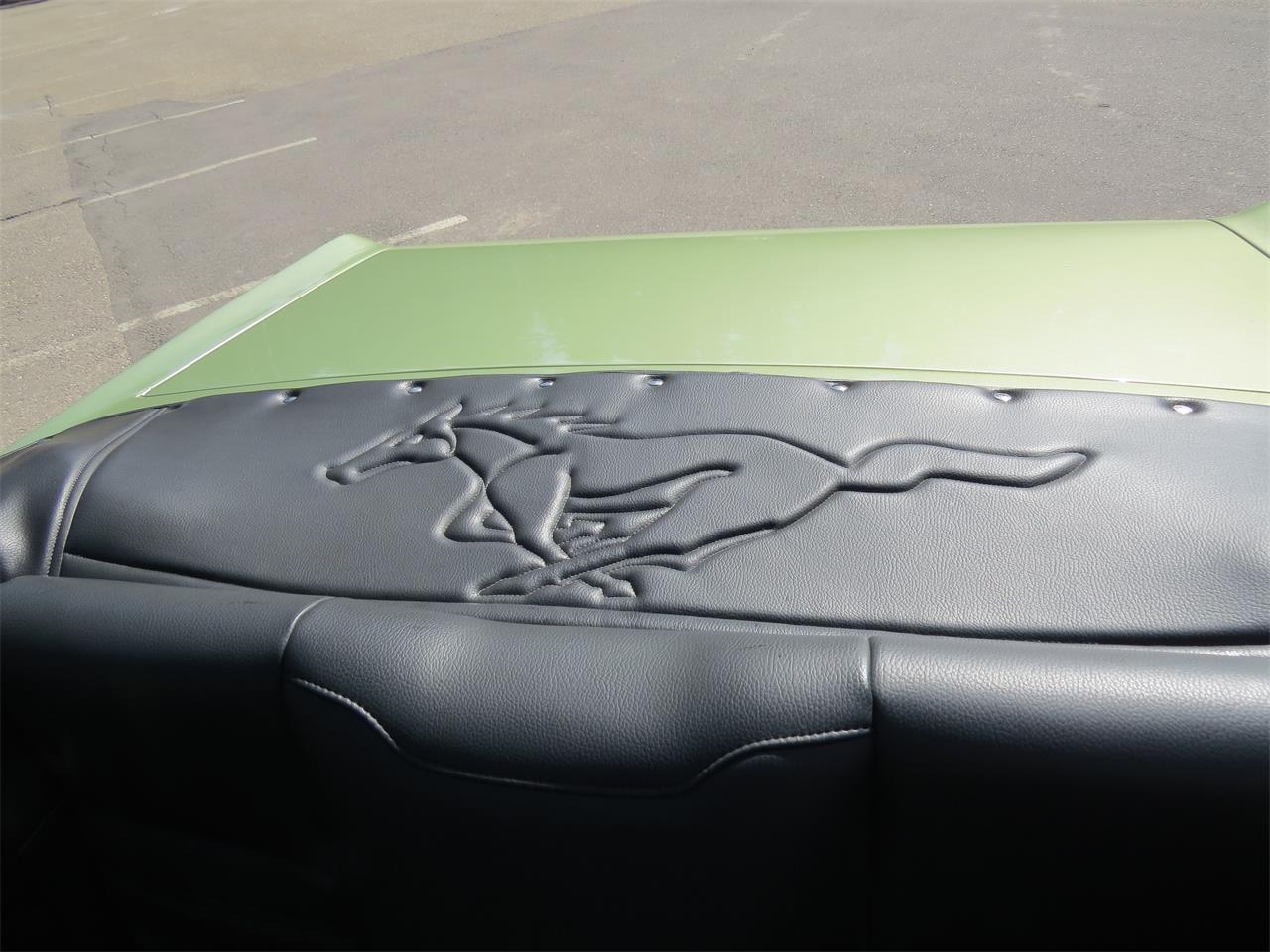 Ford-Mustang-1967-Lime-Gold-Custom-BlackCharcoal-31