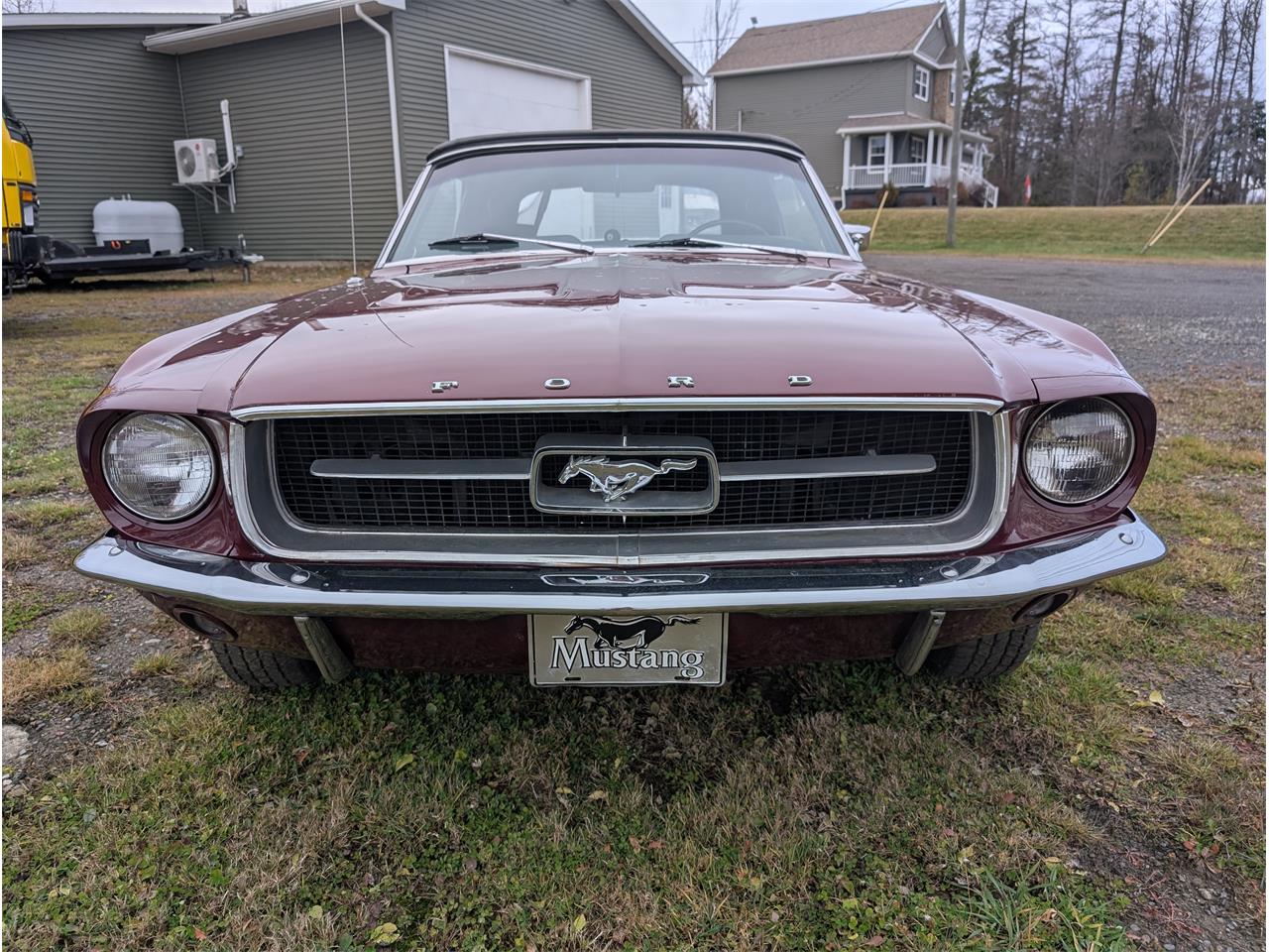 Ford-Mustang-1967-Maroon-Black-10
