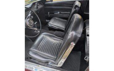 Ford-Mustang-1967-Maroon-Black-12