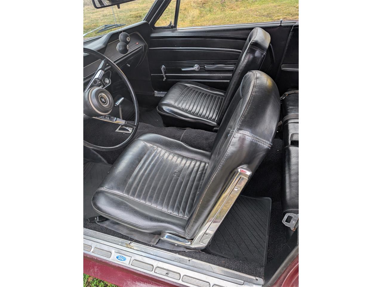 Ford-Mustang-1967-Maroon-Black-12