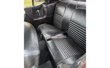 Ford-Mustang-1967-Maroon-Black-13