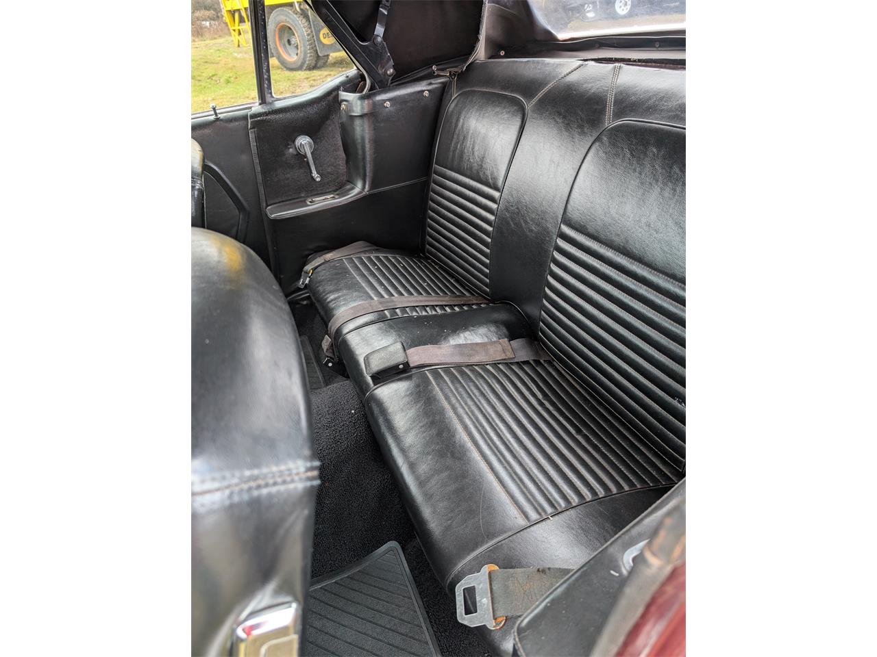 Ford-Mustang-1967-Maroon-Black-13