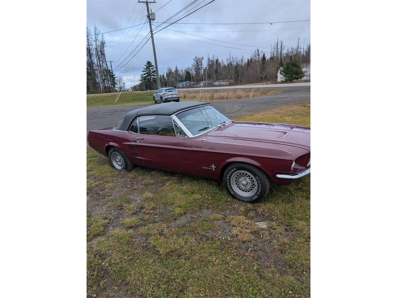 Ford-Mustang-1967-Maroon-Black-9