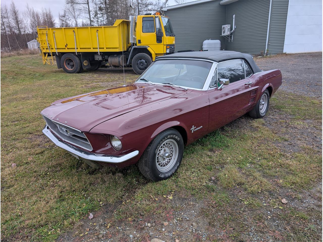 Ford-Mustang-1967-Maroon-Black