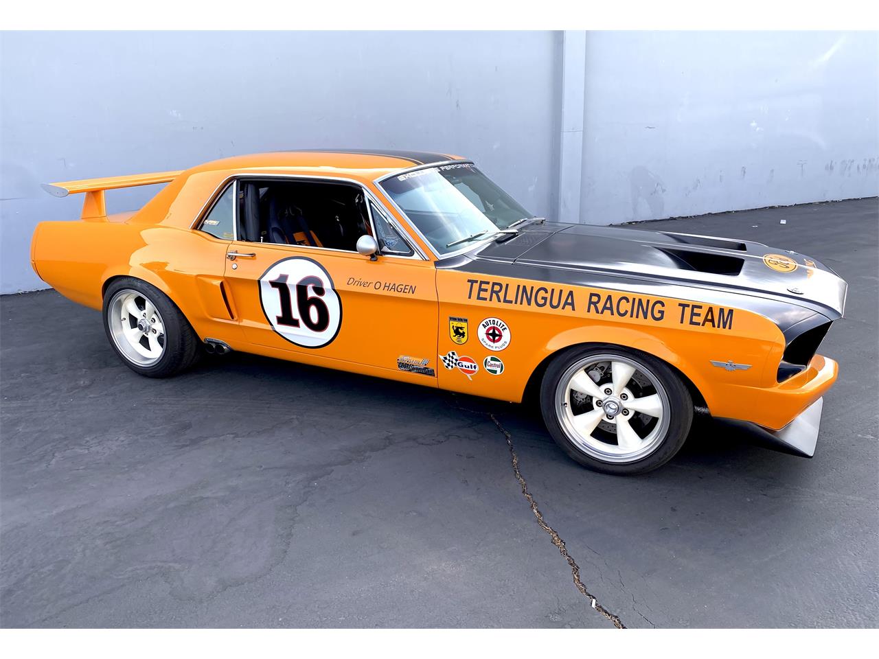 Ford-Mustang-1967-Orange-Black-2