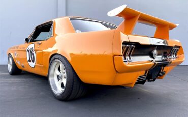 Ford-Mustang-1967-Orange-Black-23