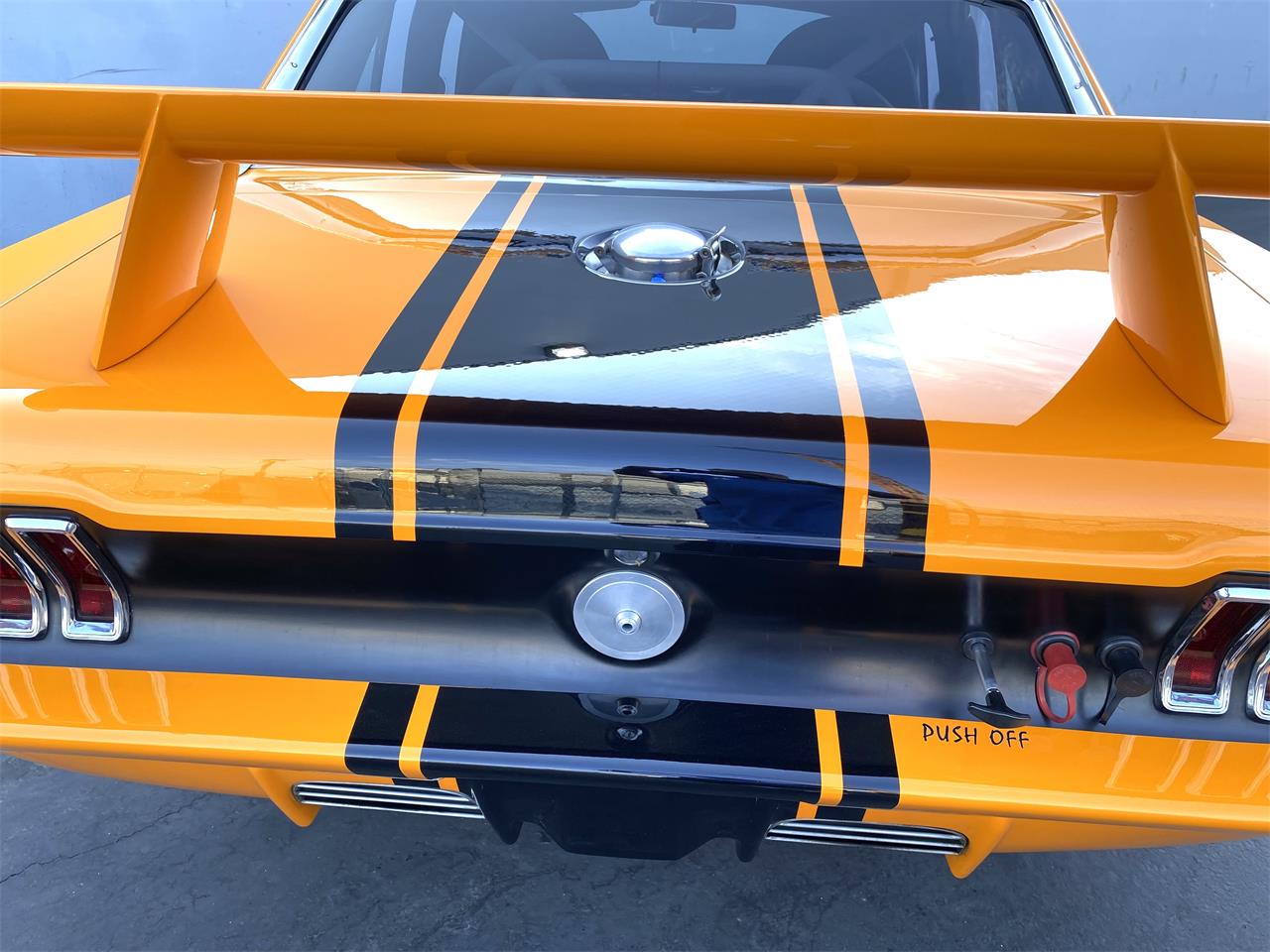 Ford-Mustang-1967-Orange-Black-31