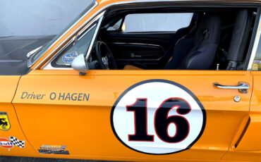 Ford-Mustang-1967-Orange-Black-34