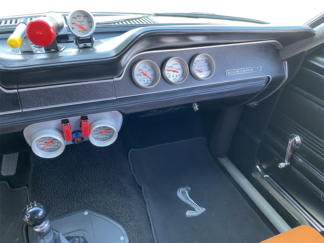 Ford-Mustang-1967-Orange-Black-37