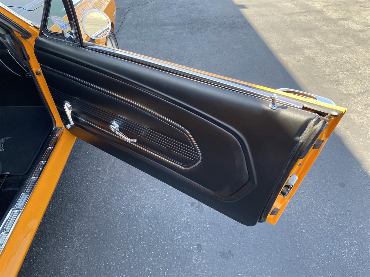 Ford-Mustang-1967-Orange-Black-40