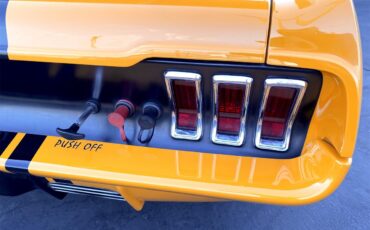 Ford-Mustang-1967-Orange-Black-84