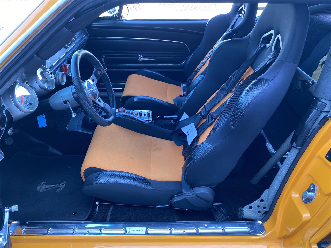 Ford-Mustang-1967-Orange-Black-85