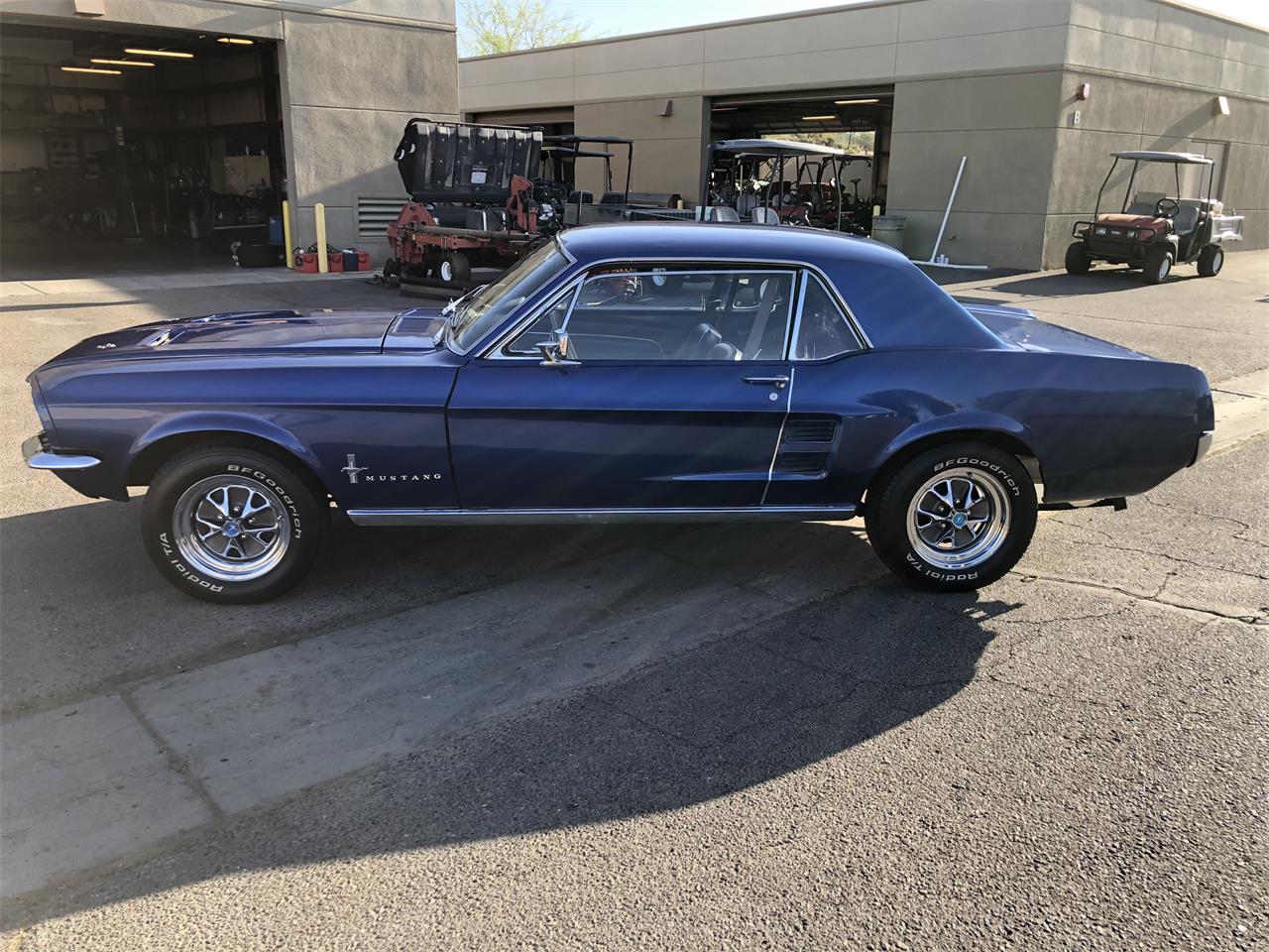 Ford-Mustang-1967-Presidential-Blue-Black-3