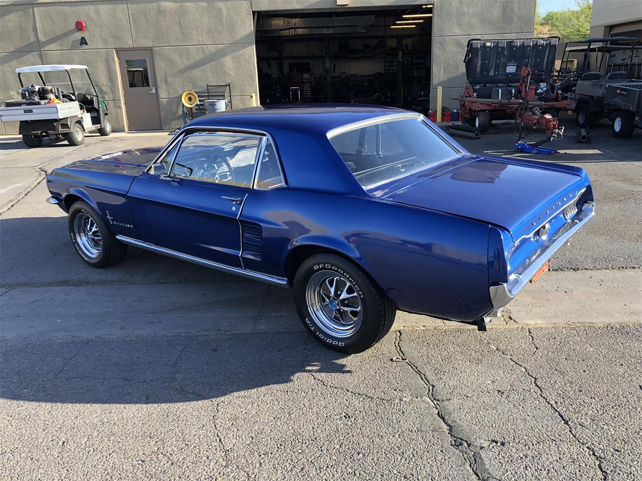 Ford-Mustang-1967-Presidential-Blue-Black-4