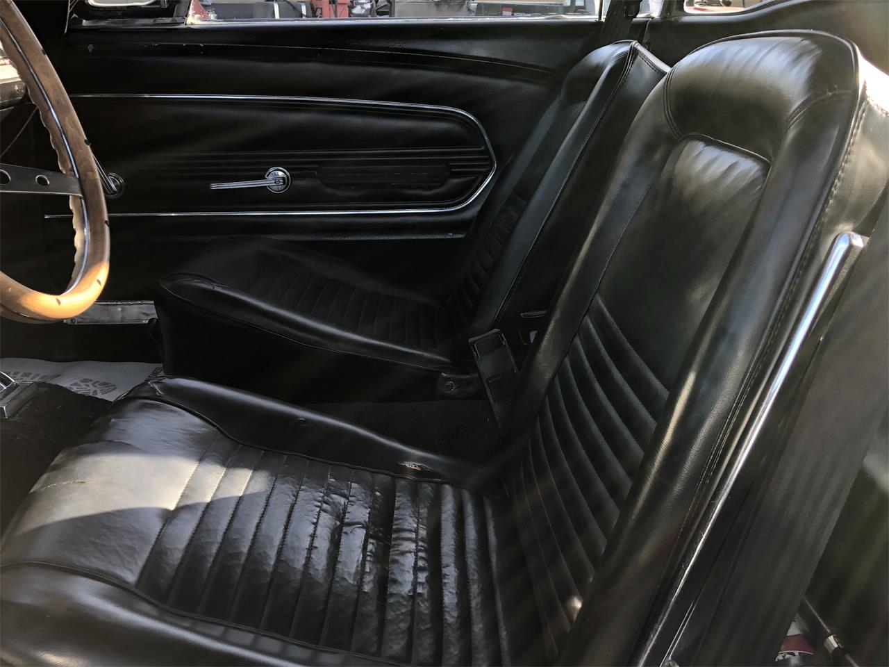 Ford-Mustang-1967-Presidential-Blue-Black-8