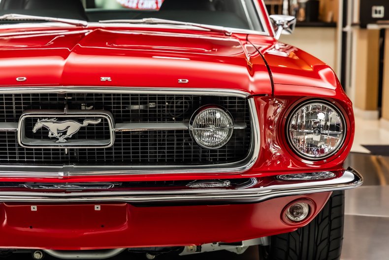Ford-Mustang-1967-Red-37