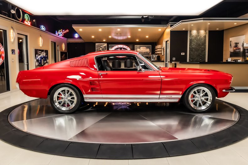 Ford-Mustang-1967-Red-8