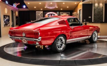 Ford-Mustang-1967-Red-9
