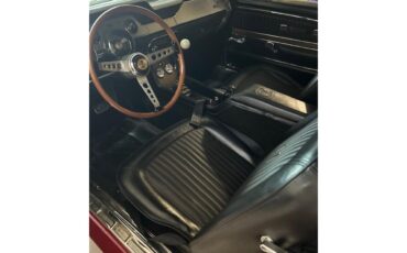 Ford-Mustang-1967-Red-Black-5