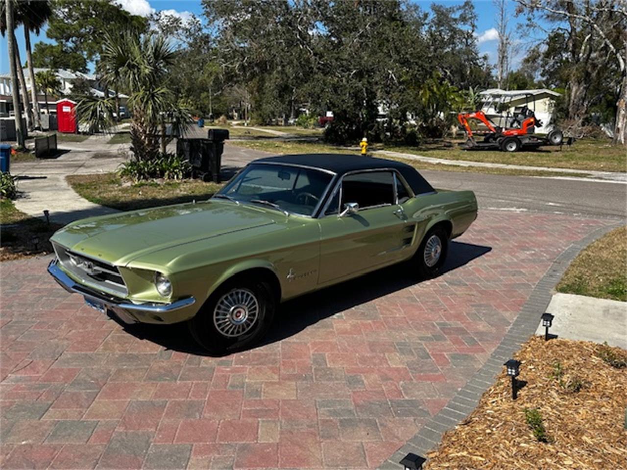 Ford-Mustang-1967-Sea-Green-Black-1