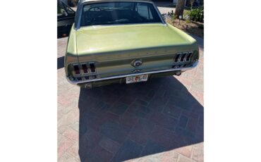 Ford-Mustang-1967-Sea-Green-Black-2