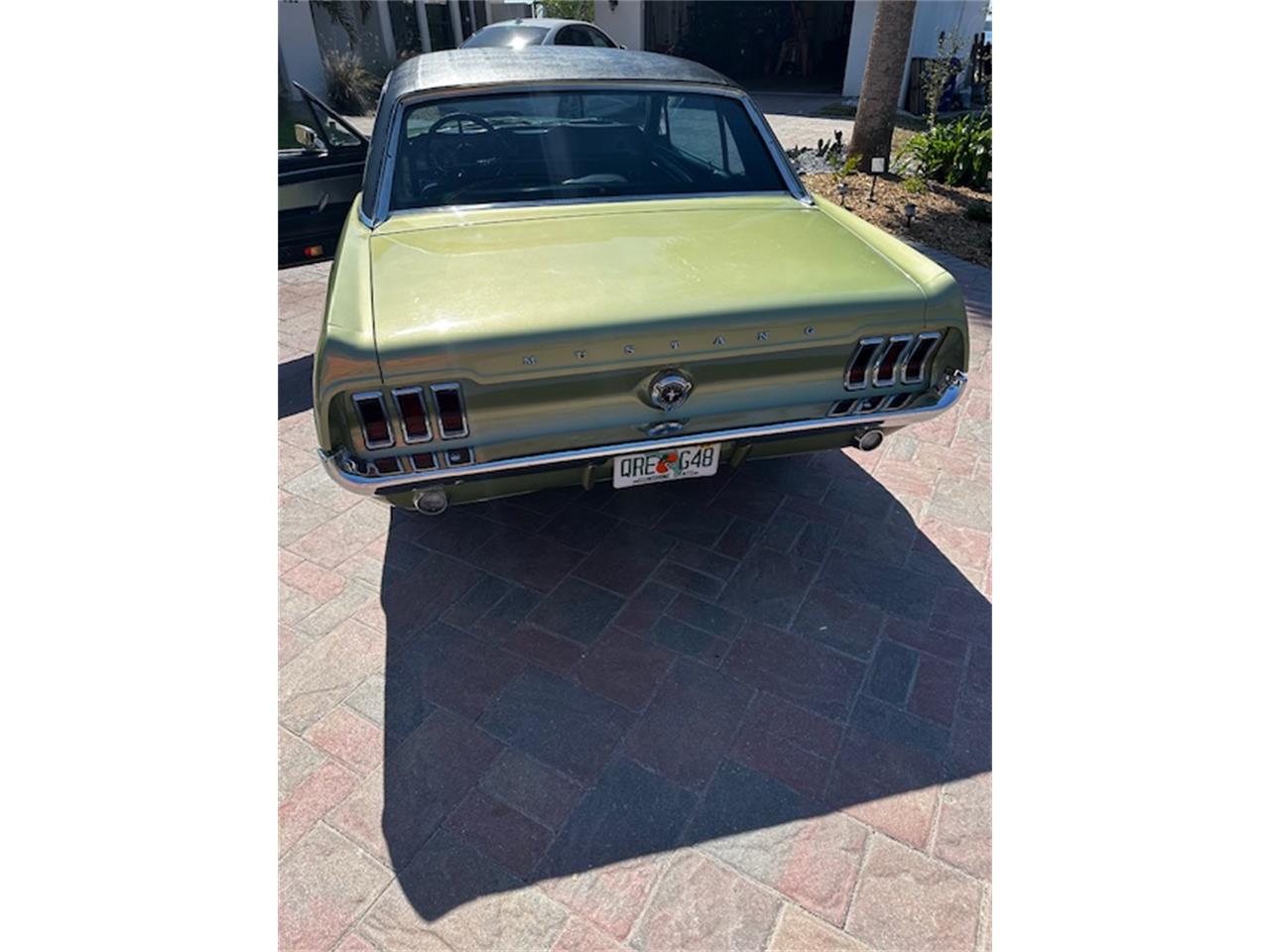 Ford-Mustang-1967-Sea-Green-Black-2