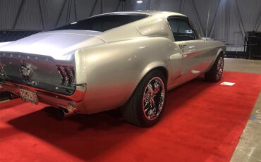 Ford-Mustang-1967-Silver-Black-1