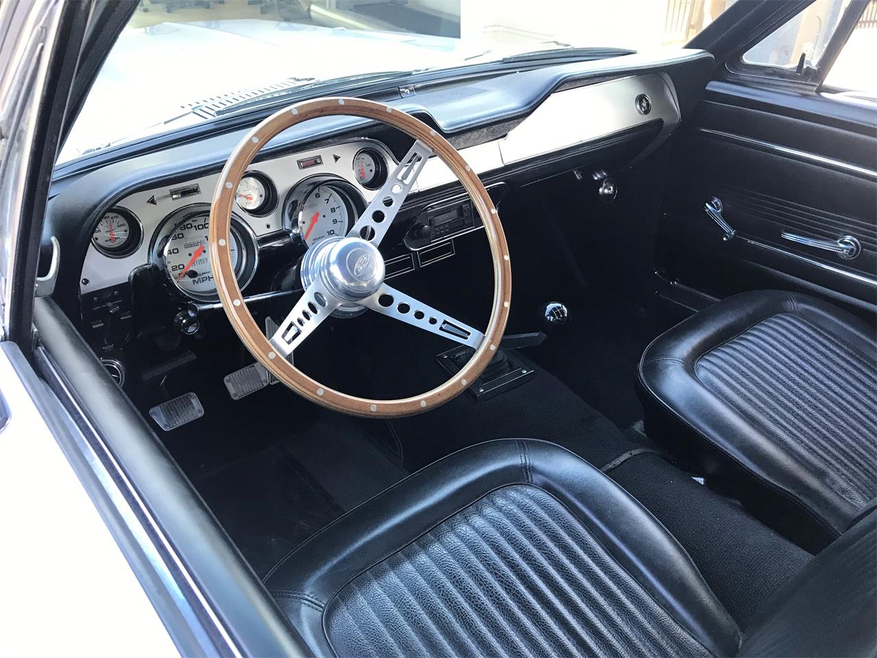 Ford-Mustang-1967-Silver-Black-21