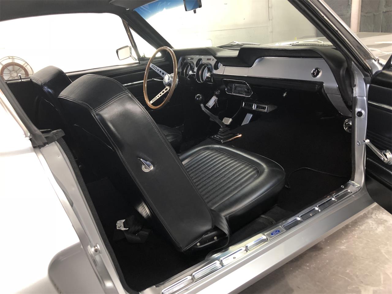 Ford-Mustang-1967-Silver-Black-25