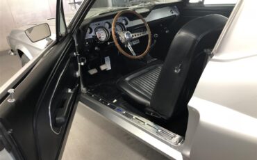 Ford-Mustang-1967-Silver-Black-26