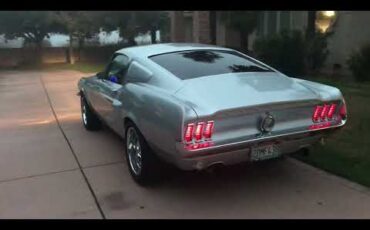 Ford-Mustang-1967-Silver-Black