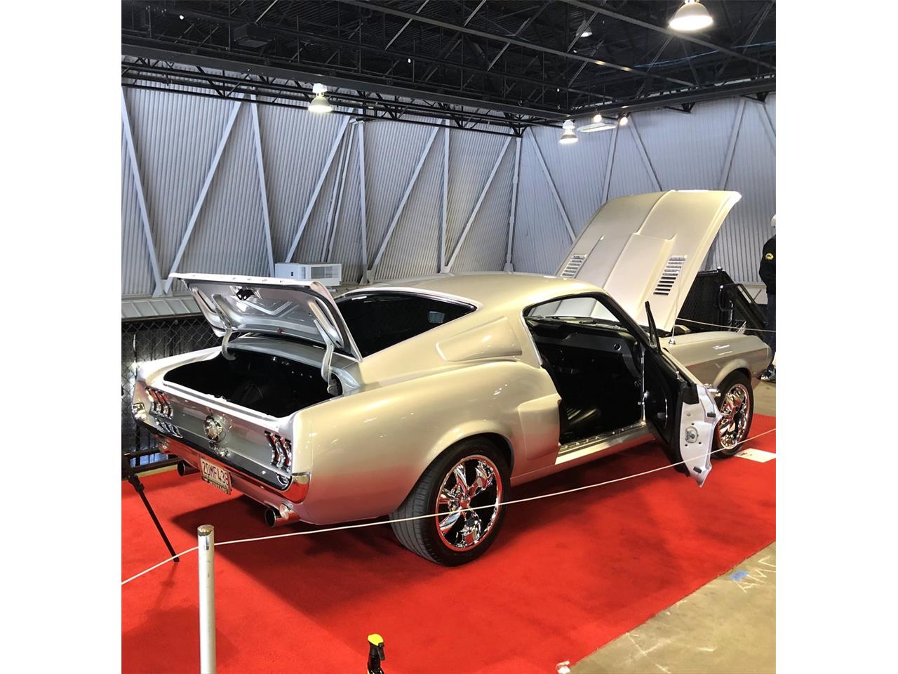Ford-Mustang-1967-Silver-Black-9