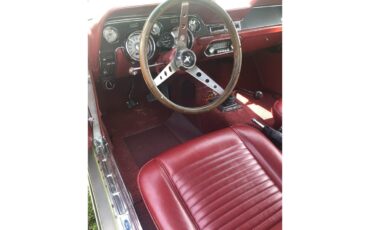 Ford-Mustang-1967-Silver-Frost-Red-1