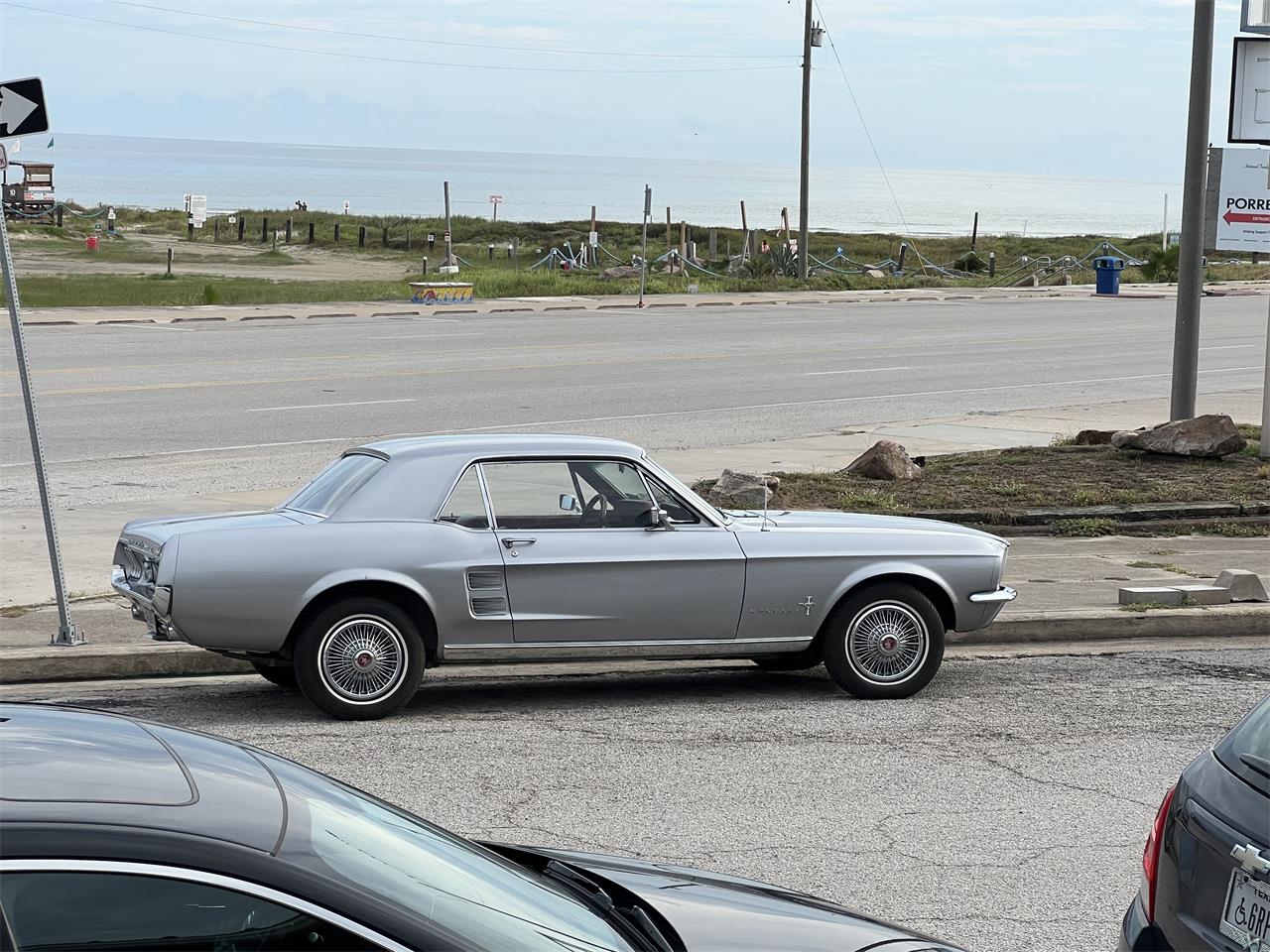Ford-Mustang-1967-Silver-Frost-Red-17