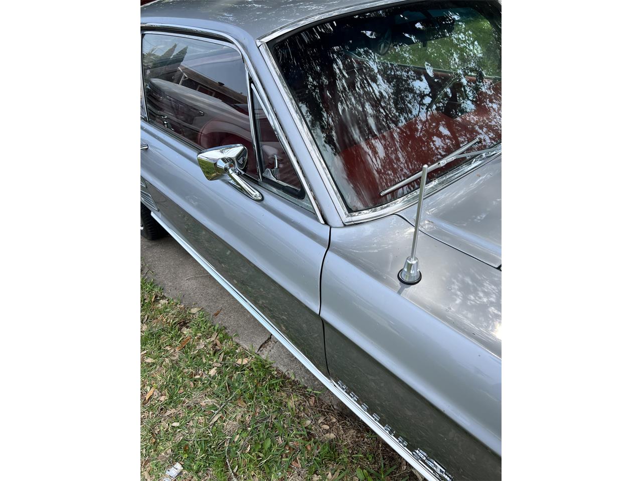 Ford-Mustang-1967-Silver-Frost-Red-19